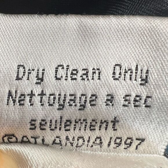 Vintage Icelandic Design Floral Embroidery Wool Cardigan Sweater - Picture 8 of 12